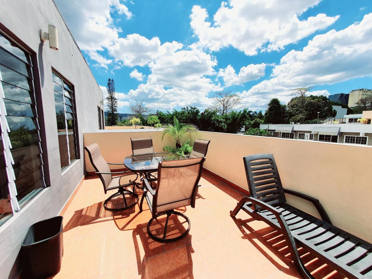 San Benito Flats Wifi 50Mg - 4 Huespedes - Parqueos Daire San Salvador Dış mekan fotoğraf