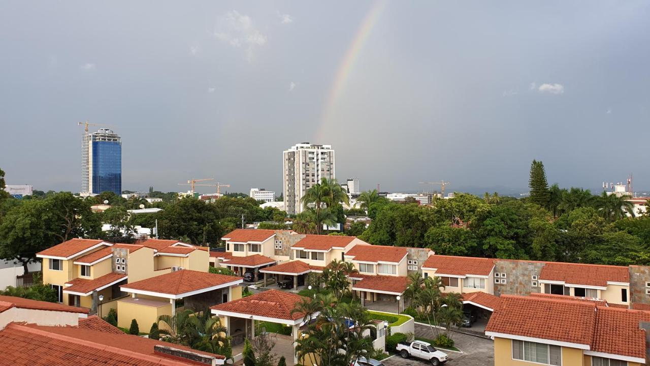 San Benito Flats Wifi 50Mg - 4 Huespedes - Parqueos Daire San Salvador Dış mekan fotoğraf